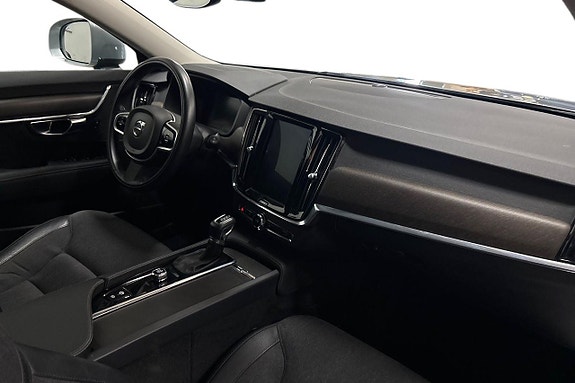 Volvo V90 Cross Country 15 of 30