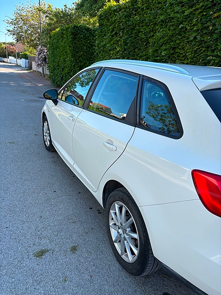Seat Ibiza 3 of 5