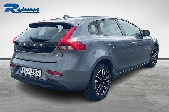 Volvo V40 4 of 20