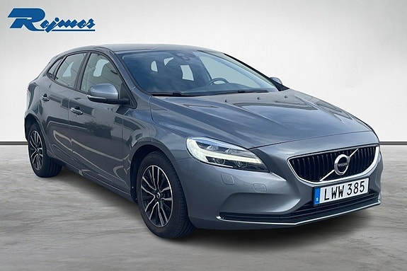 Volvo V40 2 of 20