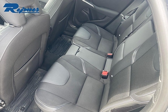 Volvo V40 17 of 20