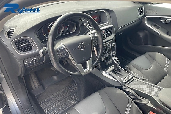 Volvo V40 12 of 20