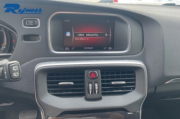 Volvo V40 13 of 20