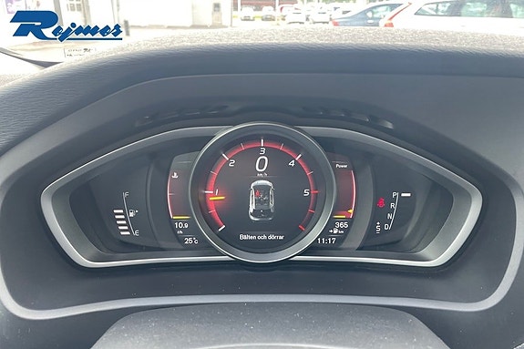 Volvo V40 14 of 20