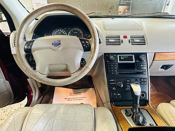 Volvo XC90 9 of 23
