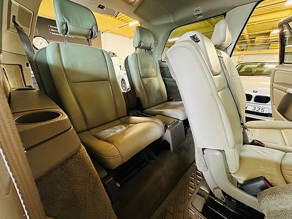 Volvo XC90 15 of 23