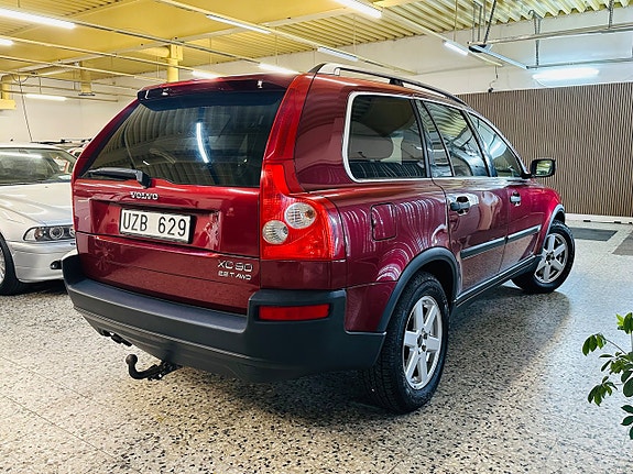 Volvo XC90 2 of 5