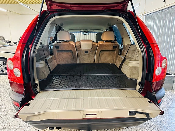 Volvo XC90 6 of 23