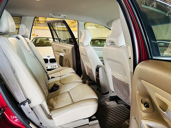 Volvo XC90 14 of 23
