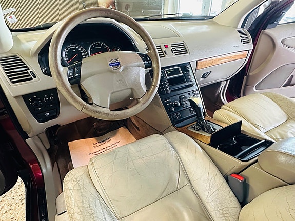 Volvo XC90 7 of 23