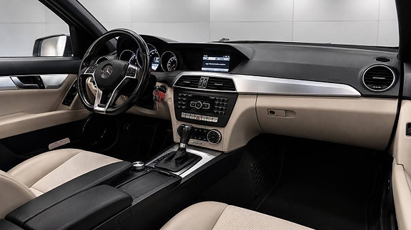 Mercedes-Benz C220 26 of 28
