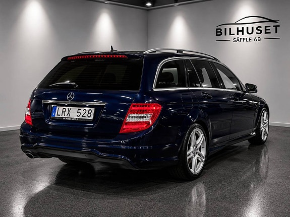 Mercedes-Benz C220 10 of 28