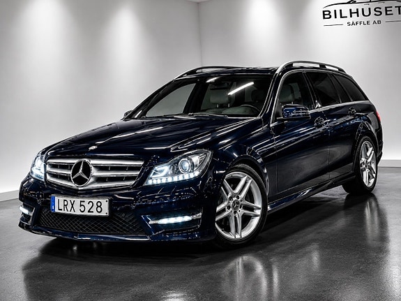 Mercedes-Benz C220 2 of 28