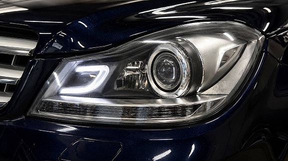 Mercedes-Benz C220 17 of 28