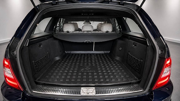 Mercedes-Benz C220 11 of 28
