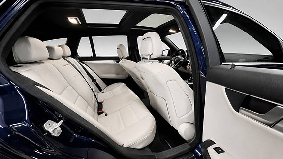 Mercedes-Benz C220 13 of 28
