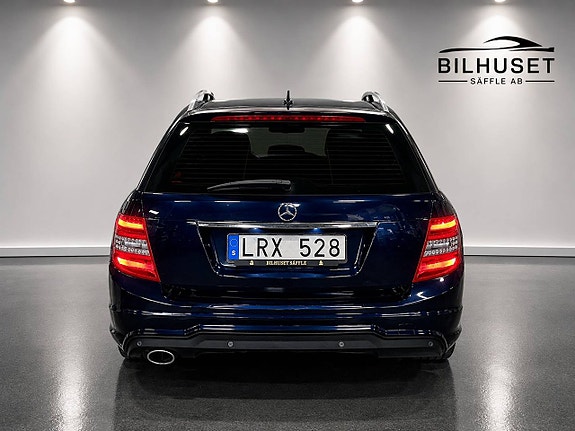 Mercedes-Benz C220 8 of 28