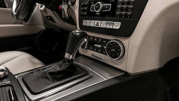 Mercedes-Benz C220 25 of 28