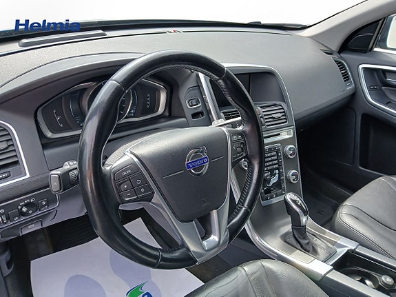 Volvo XC60 6 of 8
