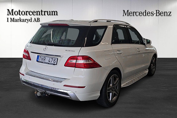 Mercedes-Benz ML350 4 of 8