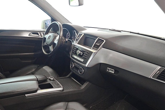 Mercedes-Benz ML350 8 of 8