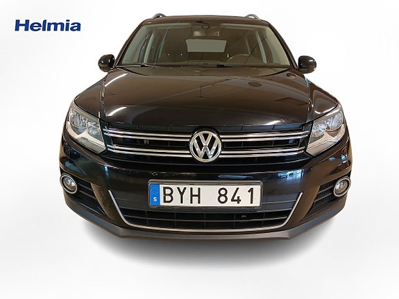 Volkswagen Tiguan 2 of 5