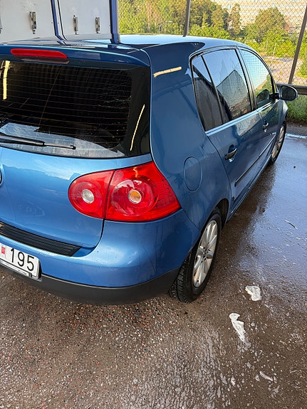 Volkswagen Golf V 8 of 10