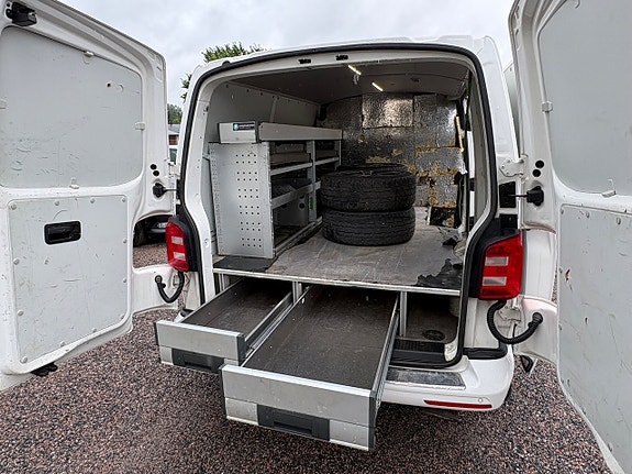 Volkswagen Transporter 8 of 11