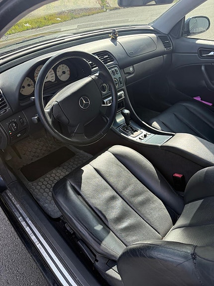 Mercedes-Benz CLK320 7 of 7