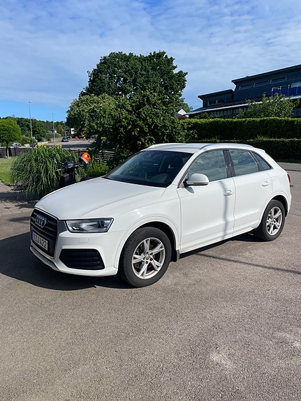 Audi Q3 2 of 4