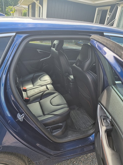 Volvo V40 8 of 8