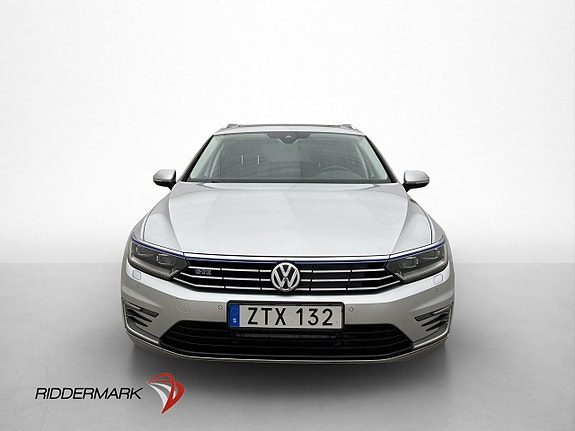 Volkswagen Passat 2 of 5