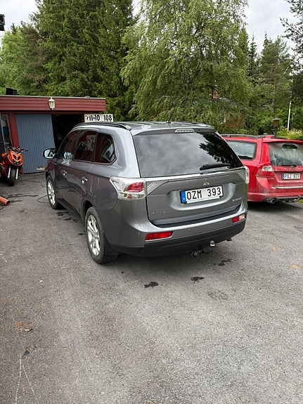 Mitsubishi Outlander 3 of 5
