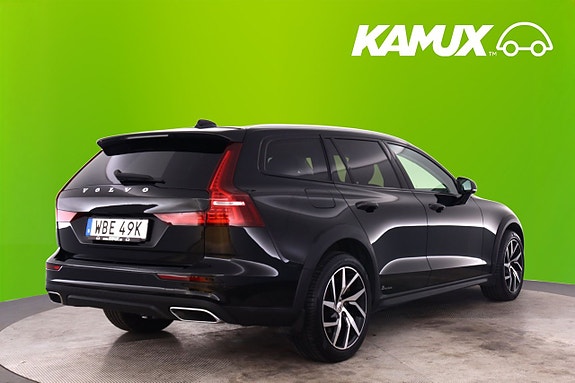 Volvo V60 Cross Country 4 of 22