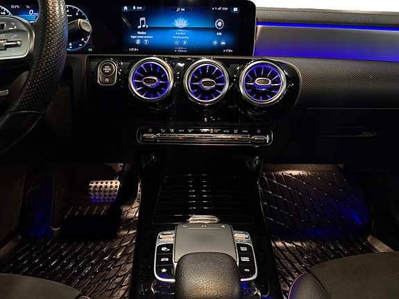Mercedes-Benz CLA200 15 of 25