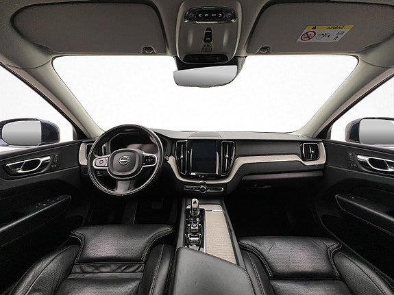 Volvo XC60 11 of 30