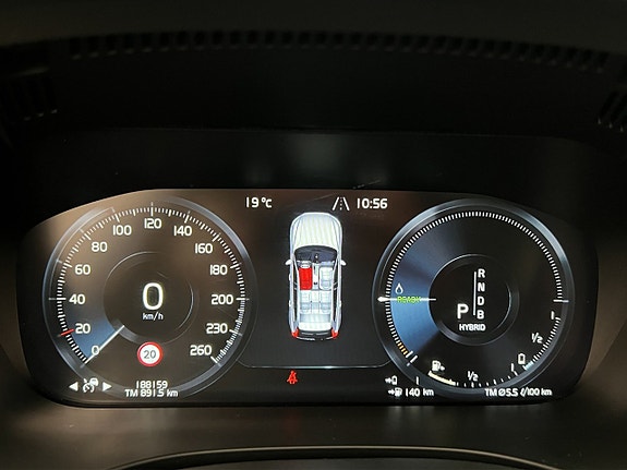 Volvo XC60 14 of 30