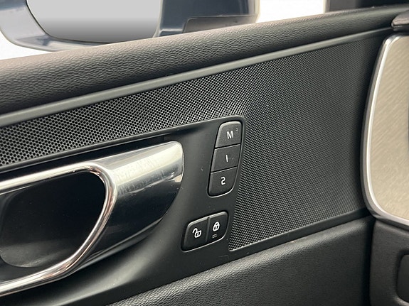Volvo XC60 26 of 30