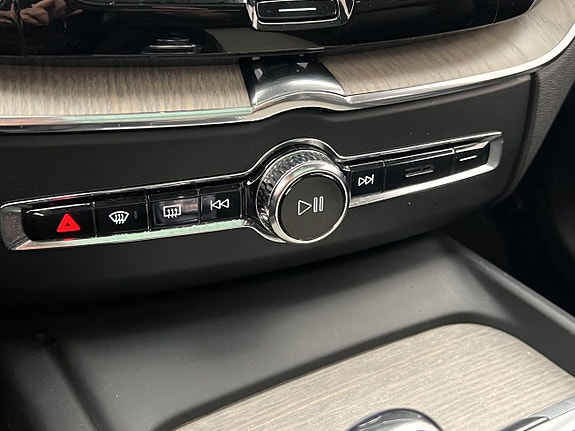 Volvo XC60 24 of 30