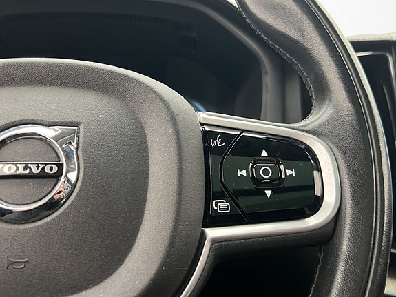 Volvo XC60 15 of 30