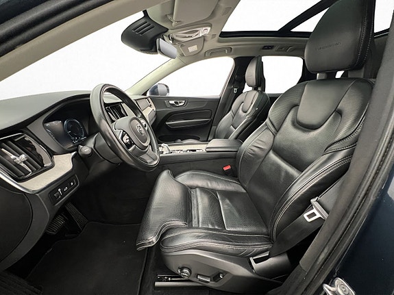 Volvo XC60 9 of 30
