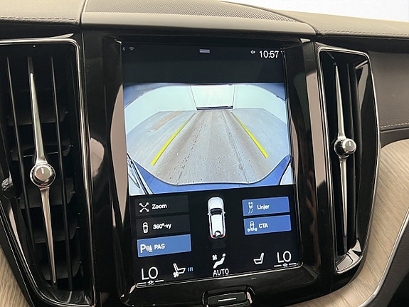 Volvo XC60 17 of 30