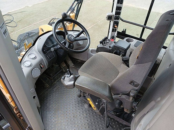 Volvo L 90 H, Hjullastare 11 of 21