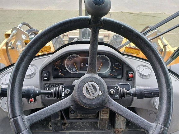 Volvo L 90 H, Hjullastare 13 of 21