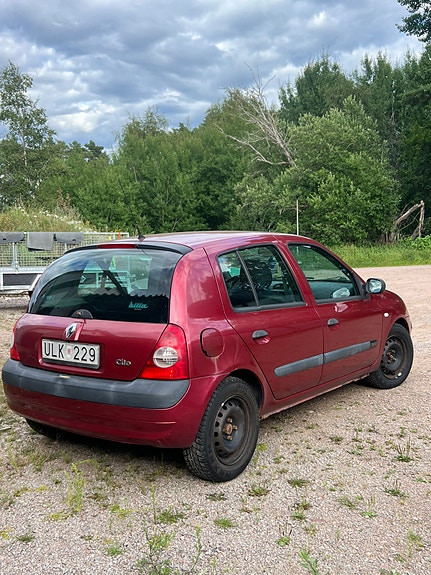 Renault Clio 3 of 7