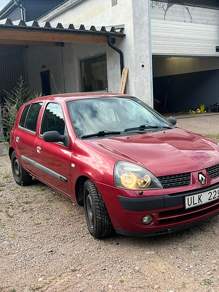 Renault Clio 2 of 7