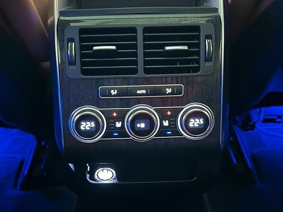 Land Rover Range Rover Sport 23 of 30