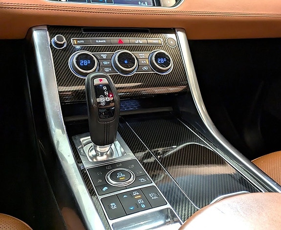Land Rover Range Rover Sport 27 of 30