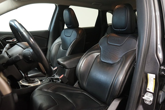 Jeep Cherokee 9 of 12