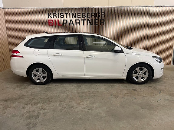 Peugeot 308 SW 3 of 5